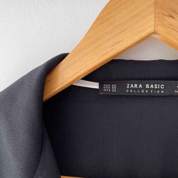 Zara piped long sleeve button up top - Picture 2 of 2